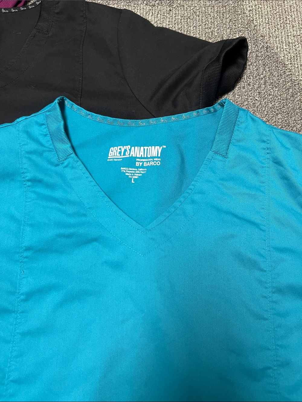 3 Grey's Anatomy V-Neck Scrub Tops - Teal, Black, Plum Large like NEW - Picture 2 of 4